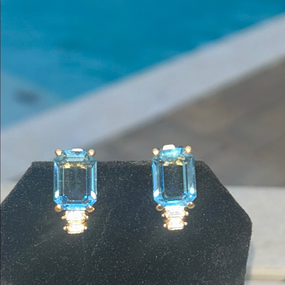 DIOR Authentic Cerulean Azúl Clip On Earrings